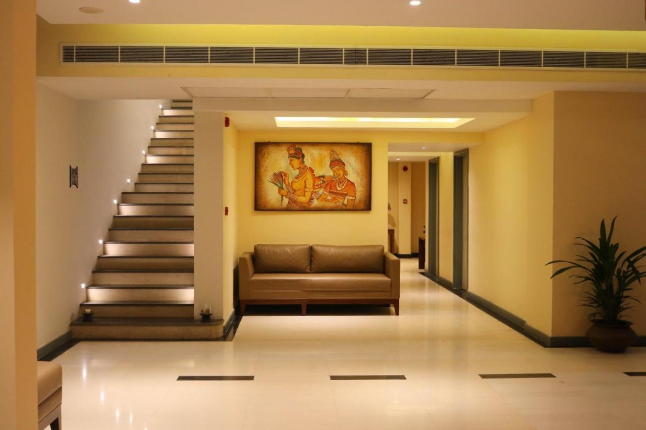 Hotel Earl'S Regent Negombo Exterior foto